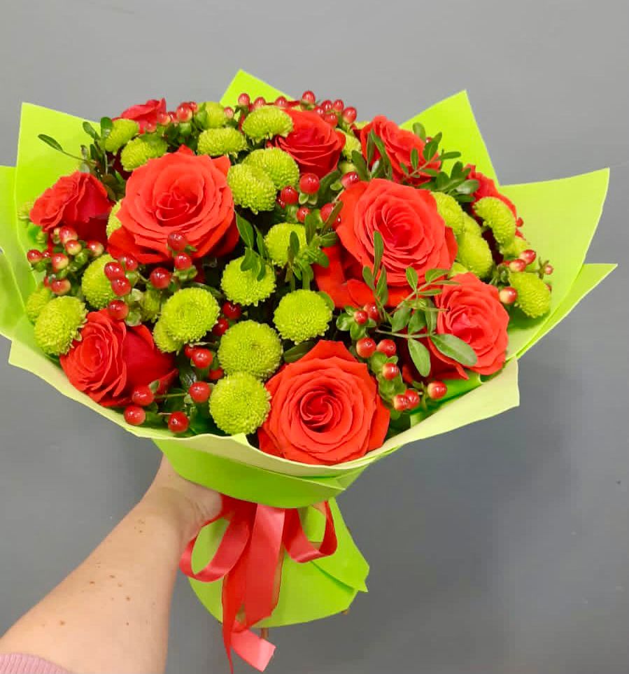 Букет цветов из: Хризантемы и Розы в Дубовке