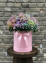 Цветочная композиция из Гипсофила и Розы в шляпной коробке в Дубовке
