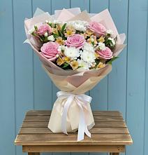 Букет цветов из:  Гвоздики, Орхидеи и Розы #REPLACE_PRED# Дубовке