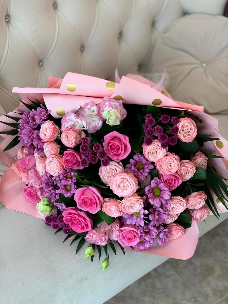 Букет цветов из: Хризантемы, Розы и Лизиантусы в Дубовке