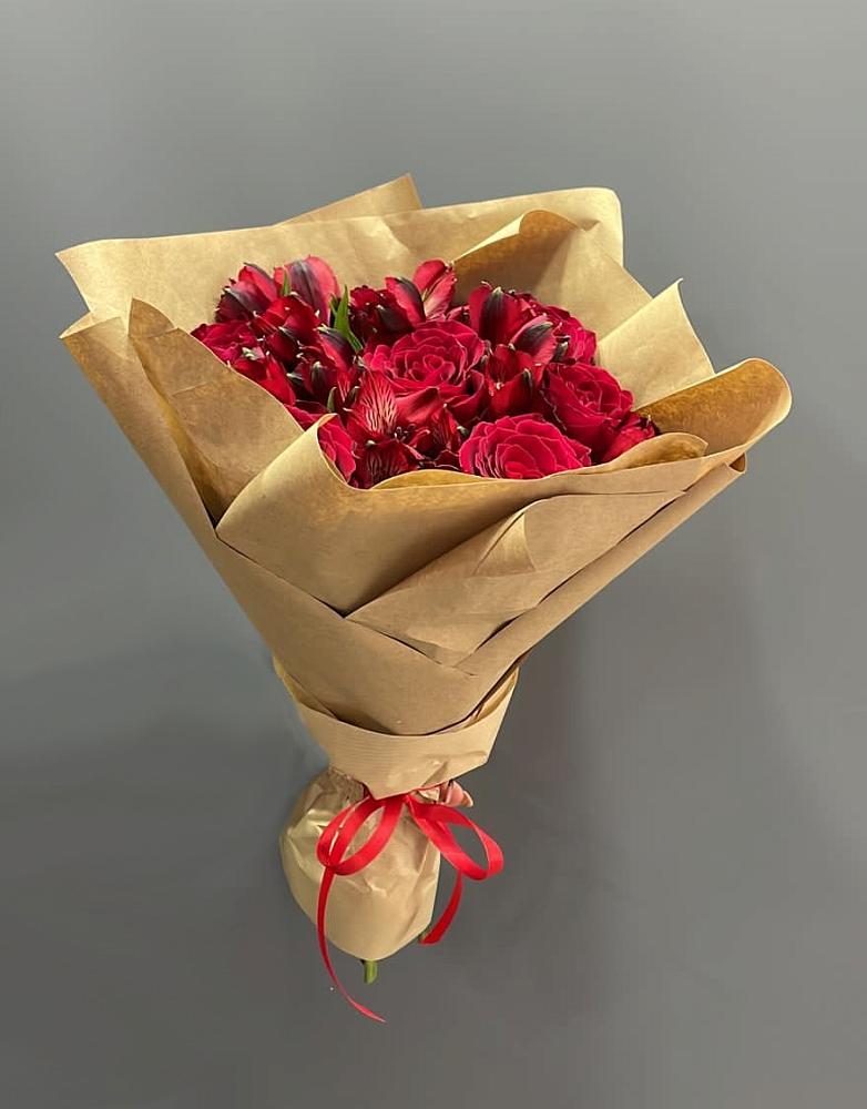 Букет цветов из: Альстромерии и Розы в Дубовке