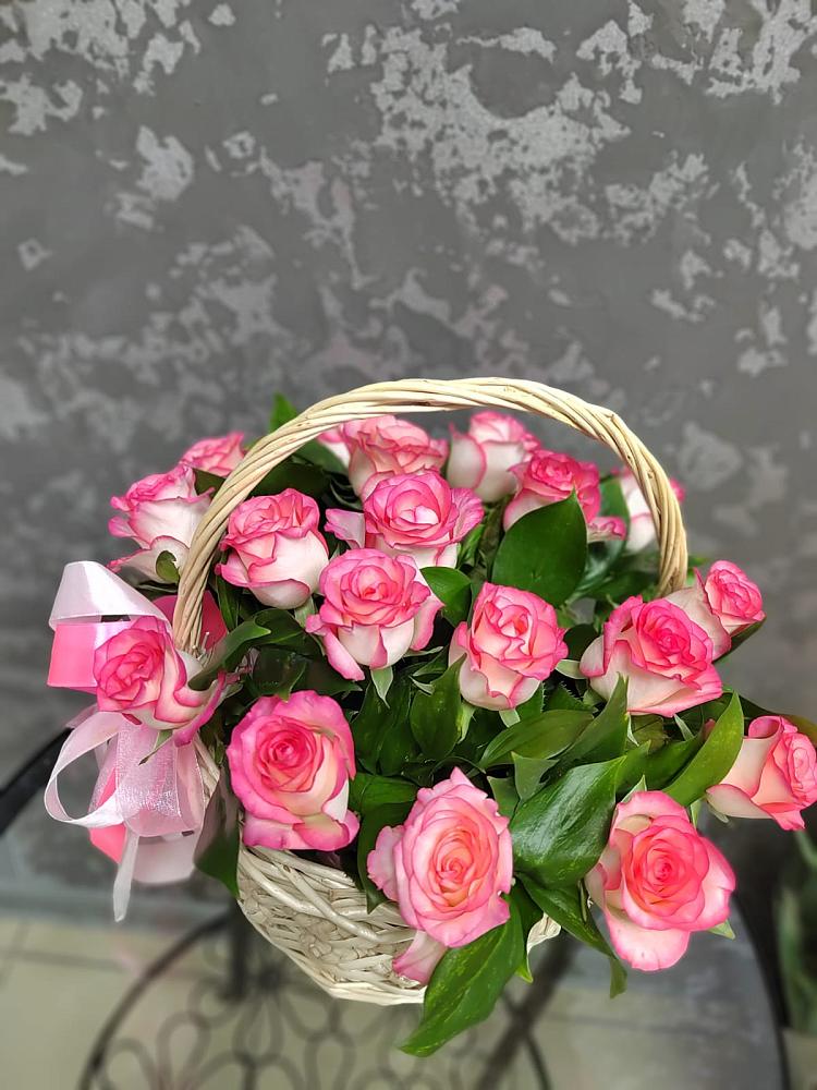 Цветочная композиция из Розы в корзине в Дубовке