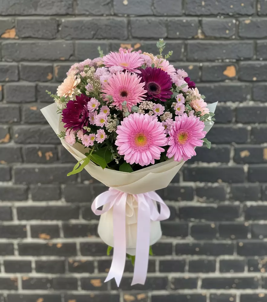 Букет цветов из: Герберы и Хризантемы в Дубовке