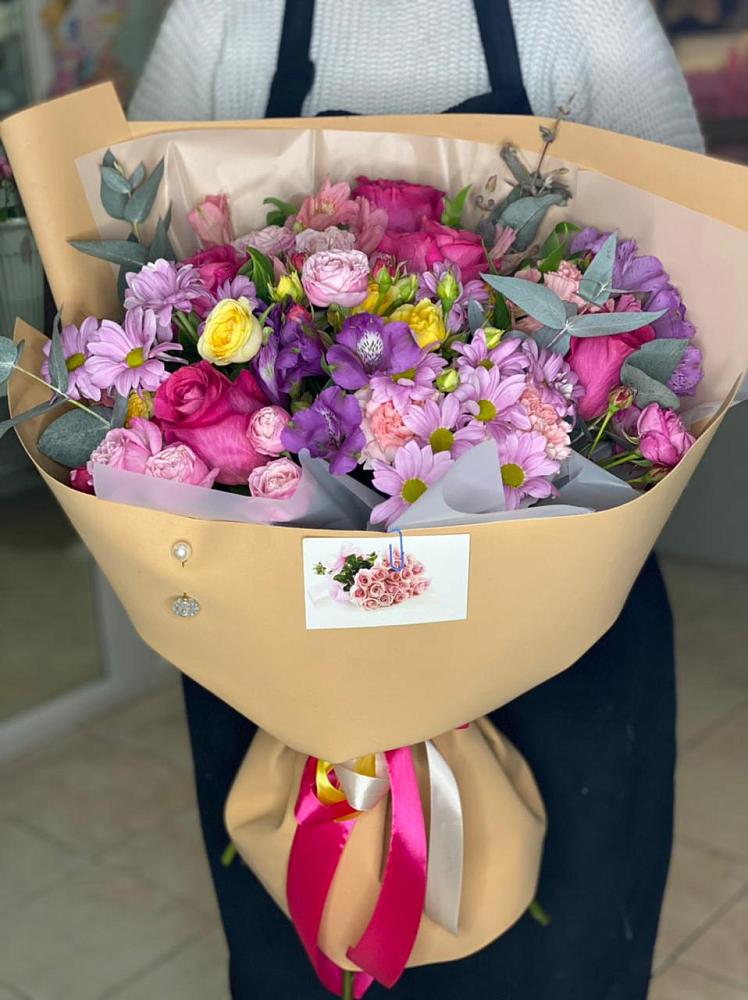 Букет цветов из: Хризантемы, Гвоздики и Альстромерии в Дубовке