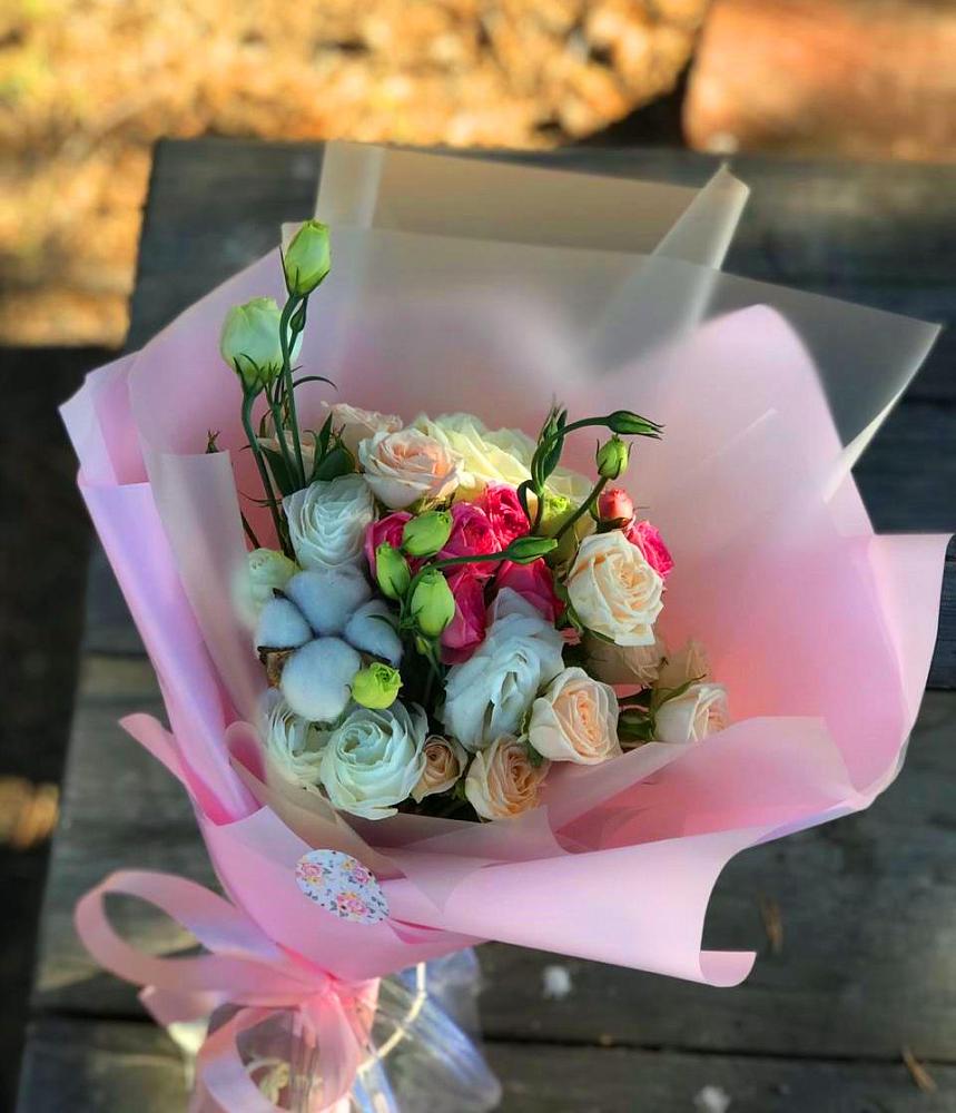 Букет цветов из: Розы и Лизиантусы в Дубовке