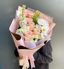 Букет цветов из:  Хризантемы и Розы в Дубовке