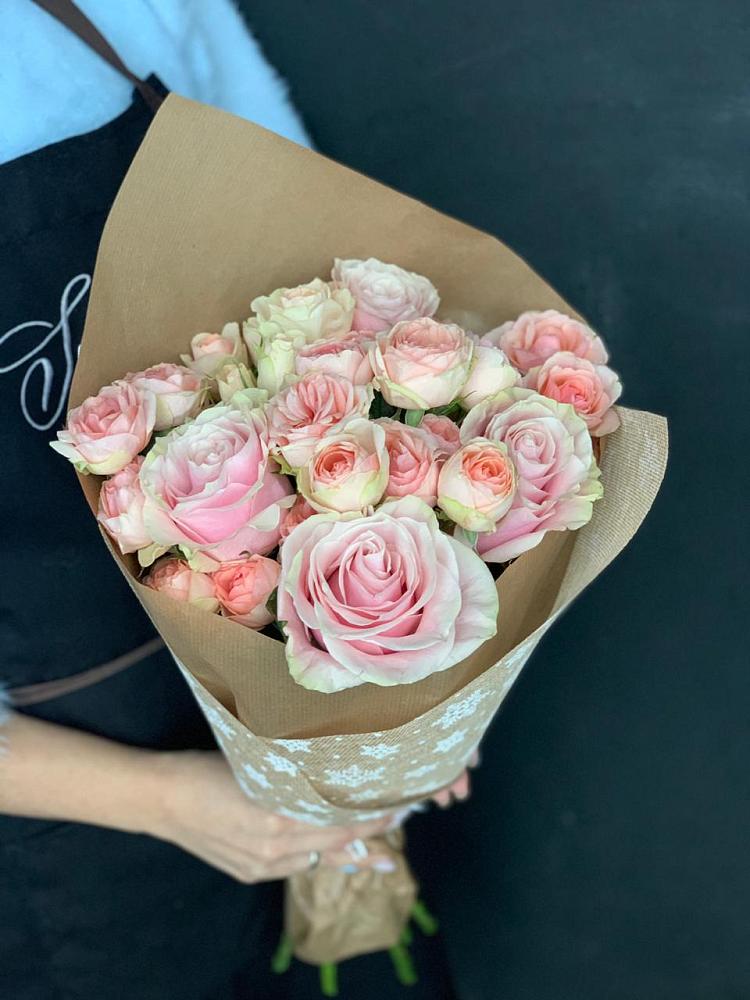 Букет цветов из: Хризантемы и Розы в Дубовке