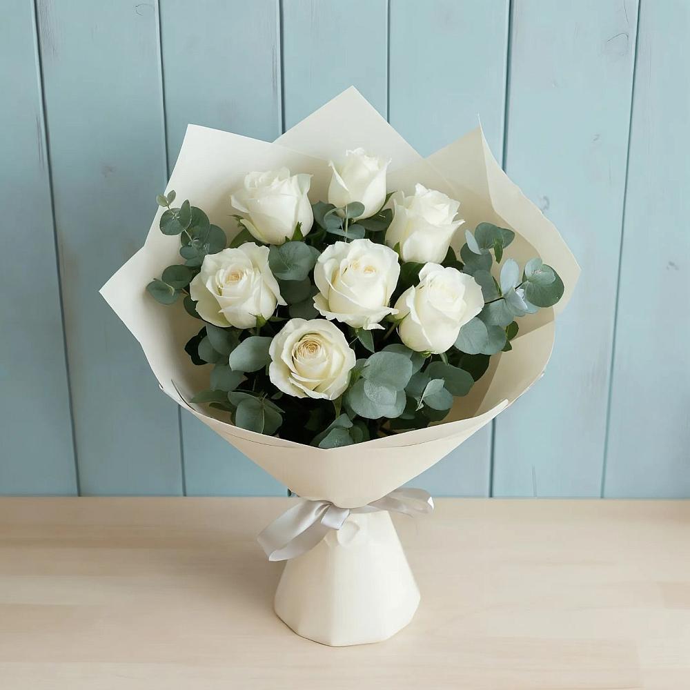 Букет Белые розы в Эвкалипте в Дубовке