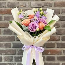 Букет цветов из:  Лизиантусы и Розы в Дубовке