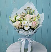 Букет цветов из:  Розы и Лизиантусы в Дубовке