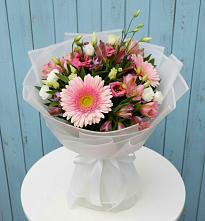 Букет цветов из:  Герберы, Альстромерии и Лизиантусы в Дубовке