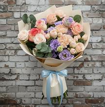Букет цветов из:  Розы, Лизиантусы и Гвоздики в Дубовке