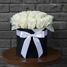 Цветочная композиция из Розы в шляпной коробке в Дубовке